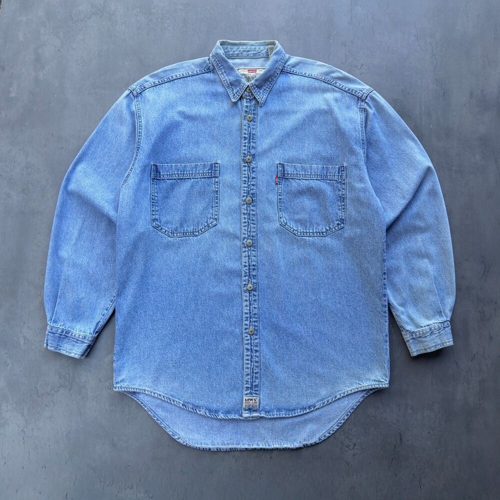 Vintage 90s Levi’s Red Tab Denim Shirt Men’s M Light Wash Oversized 60560-1316